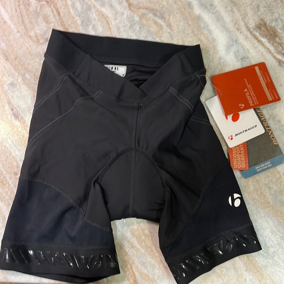 Bontrager Men’s biking shorts - Picture 1 of 5